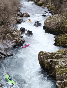 El rápido del portugés en el río Deza, Galicia.